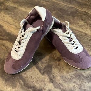 TORY BURCH BRAND NEW AUTHENTIC LILAC SNEAKERS SIZE 6.5